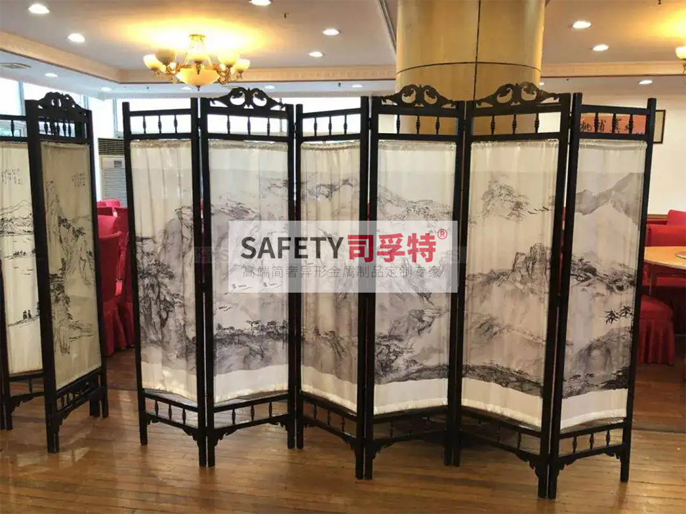 金屬屏風有哪些種類？什么材質(zhì)的金屬屏風好？[司孚特金屬屏風](圖1)