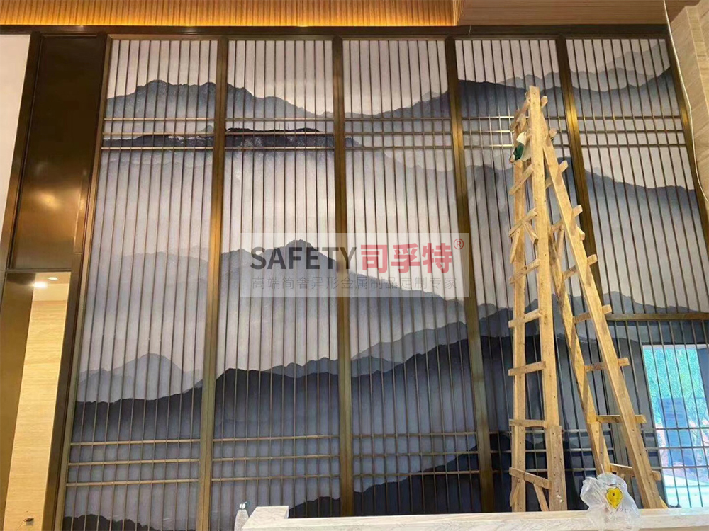金屬屏風(fēng)（不銹鋼屏風(fēng)、鋁雕屏風(fēng)）安裝過程和步驟講解(圖1)